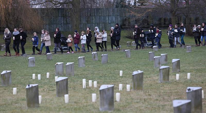 Pietní akce k uctění mezinárodního Dne památky obětí holocaustu v Terezíně 