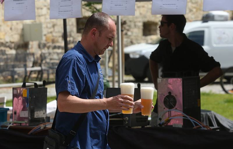 V Litoměřické tržnici proběhl  v sobotu Litofest, ochutnávky piva současně s farmářskými trhy.