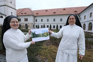 Řádové sestry v doksanském klášteře na Litoměřicku slaví 25. let od návratu a obnovy kláštera v Doksanech.