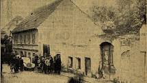 Archivní fotka domu v Roudnici nad Labem, kde k vraždám došlo.