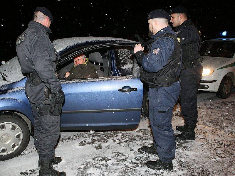 Strážníci v Třebenicích zastavili vůz s opilým zastupitelem Rudolfem Zumrem.