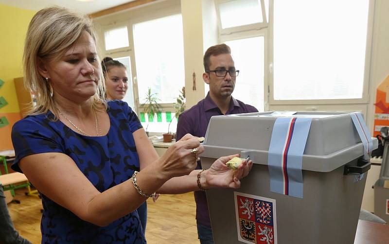 Sčítání hlasů v Roudnici nad Labem