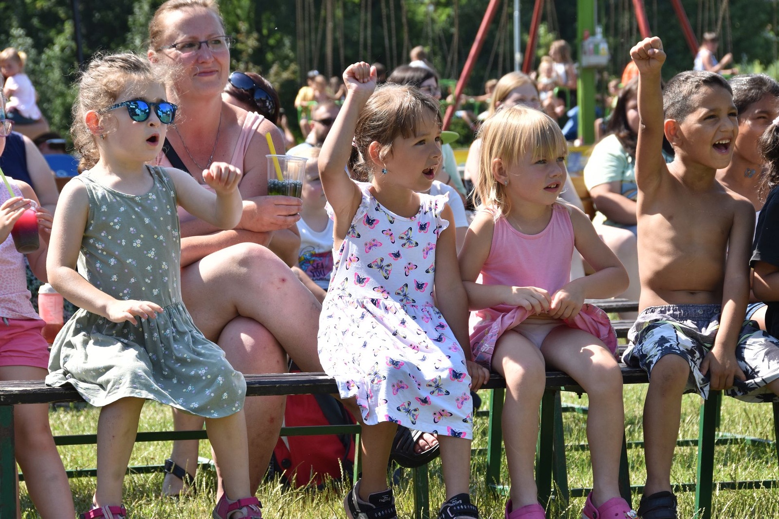 Špunti v Lovosicích přivítali léto. Rodinný festival nabídl divadlo i  kolotoč - Litoměřický deník