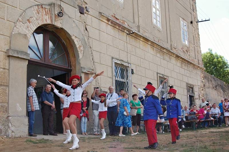 Ve Vlastislavi si v sobotu připomněli 830 let od první písemné zmínky o založení obce.