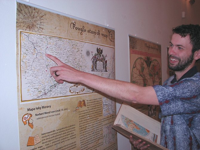 Kartograf Michal Forejt byl připraven provést návštěvníky Podřipského muzea putovní výstavou Kouzlo starých map, která vznikla u příležitosti Mezinárodního roku map. 