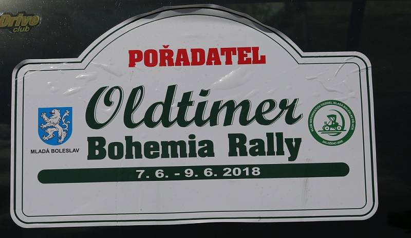 Severem Čech se prohnala historická vozidla v rámci závodu Oldtimer Bohemia rally. Jedna ze zastávek byla v Litoměřice.