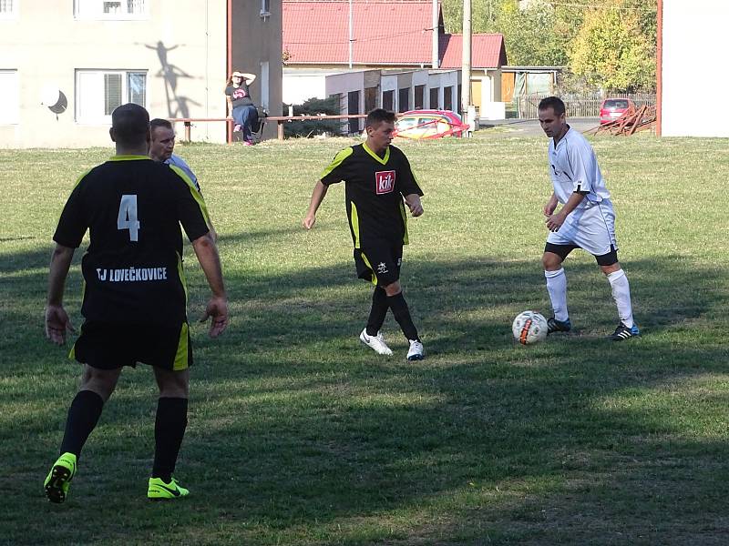 IV. třída sk. A: Lovečkovice (v černém) - Liběšice B.