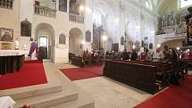 Advent přivítali mší a zapálením svíce i v katedrále sv. Štěpána v Litoměřicích.