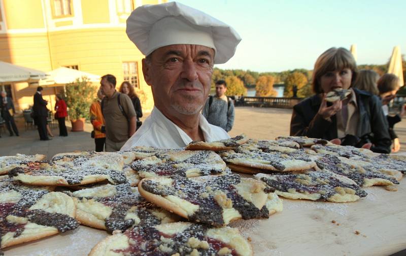 Výstavu Tři oříšky pro Popelku na Moritzburgu navštívili v roce 2009 také herci.