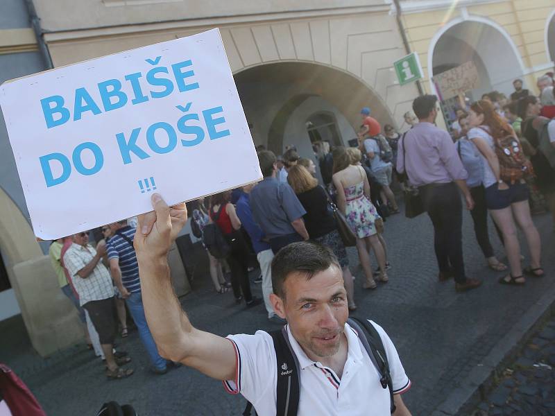 Demonstrace proti vládě Andreje Babiše v Litoměřicích.