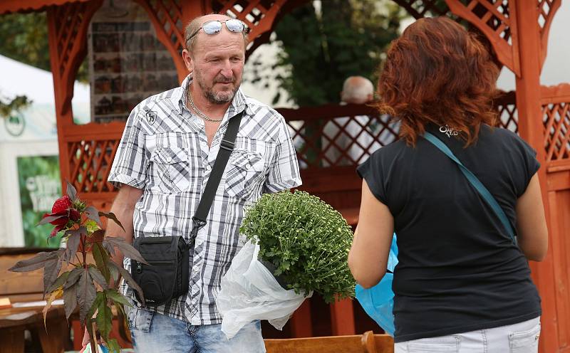 Již od rána proudily davy návštěvníků na další ročník Zahrady Čech, největšího zahradnického veletrhu v severních Čechách.