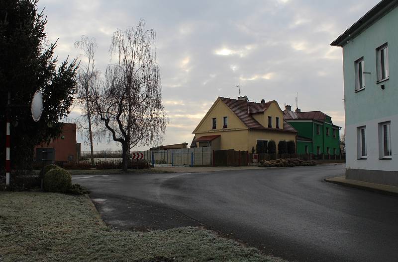 Obec Lukavec u Lovosic.