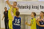 Basketbalisté Slavoje (ve žlutém) postoupili do Final 4.