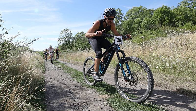 Hazmburk X offroad triatlon se konal v sobotu 6. srpna v obci Klapý.