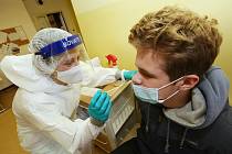 Ve středu 16. prosince začalo dobrovolné a bezplatné testování na koronavirus za pomoci antigenních testů. Nemocnice Litoměřice