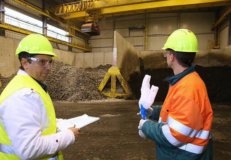 Čížkovická cementárna - zahájení spalovací zkoušky spoluspalování materiálu Geobal (ostravské kaly). Akce je spojená s měřením emisí akreditovanou laboratoří.