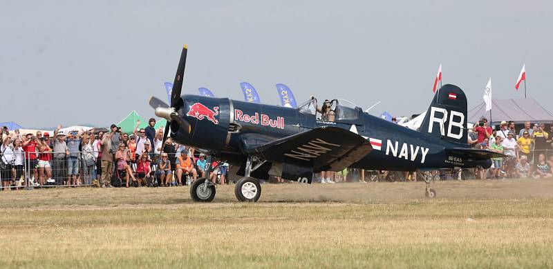 Letecký den Memorial Air Show 2019 v Roudnici nabídl také v neděli pestrý program