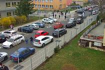 Školní ulice v Roudnici nad Labem bude od dubna jednosměrná. Opatření má v lokalitě zklidnit dopravu.