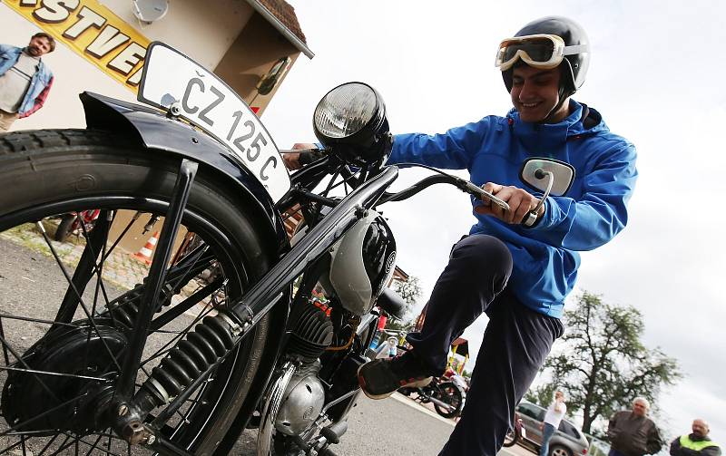 V sobotu a v neděli dopoledne proběhla v Terezíně technická testace autoveteránů.