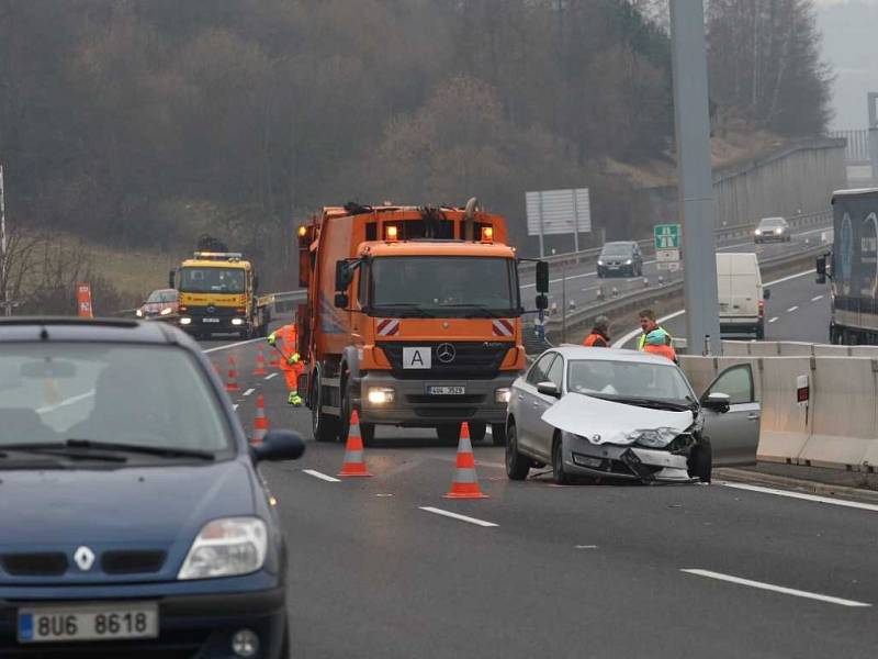 Hromadná nehoda na dálnici D8 u Řehlovic
