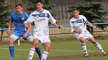 Dohrávku 17. kola divize B ktg. U19 zvládli fotbalisté SK Roudnice (v modrém), kteří porazili Kladno B 4:1.