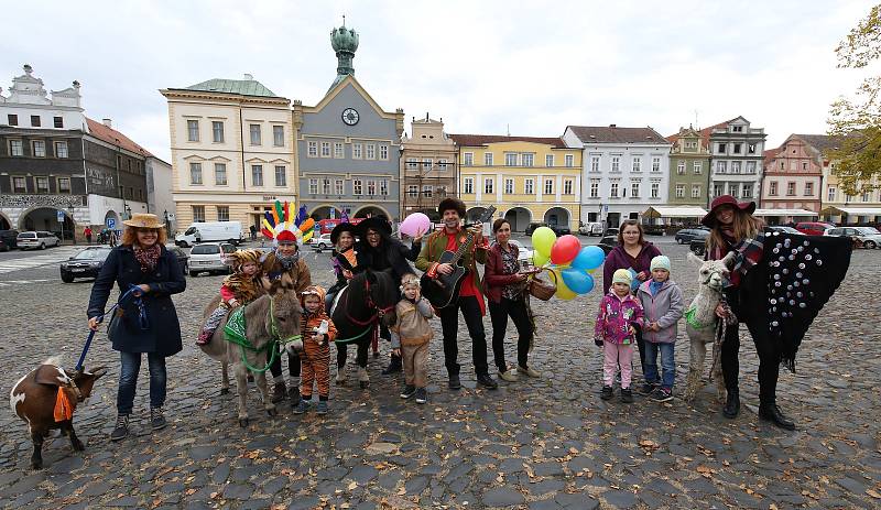 Desátý, jubilejní ročník Divadelní benefice ochotnických souborů.