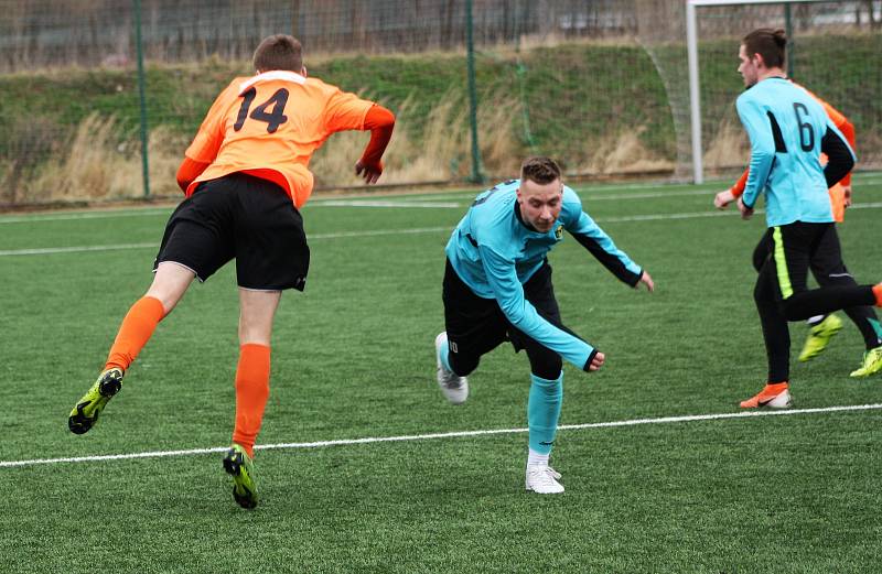 Roudnice (oranžoví) hostila v zimní přípravě Horní Jiřetín.