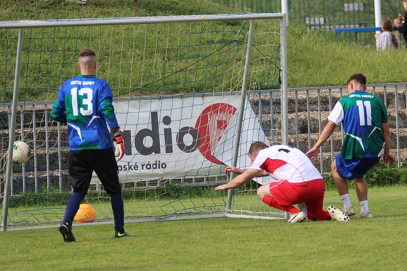 Zaměstnanecká liga Deníku: čtvrtý semifinalový turnaj druhého ročníku hostil sportovní areál Pod Lipou v Roudnici nad Labem.