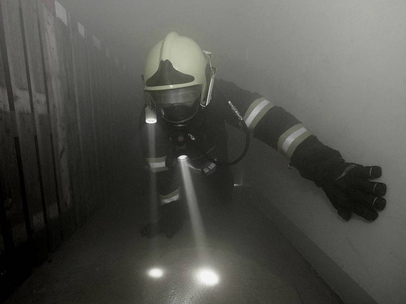 Fotoreportér Deníku Karel Pech si vyzkoušel polygon u hasičů v Litoměřicích