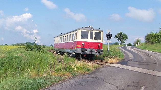 Středohorský motoráček.