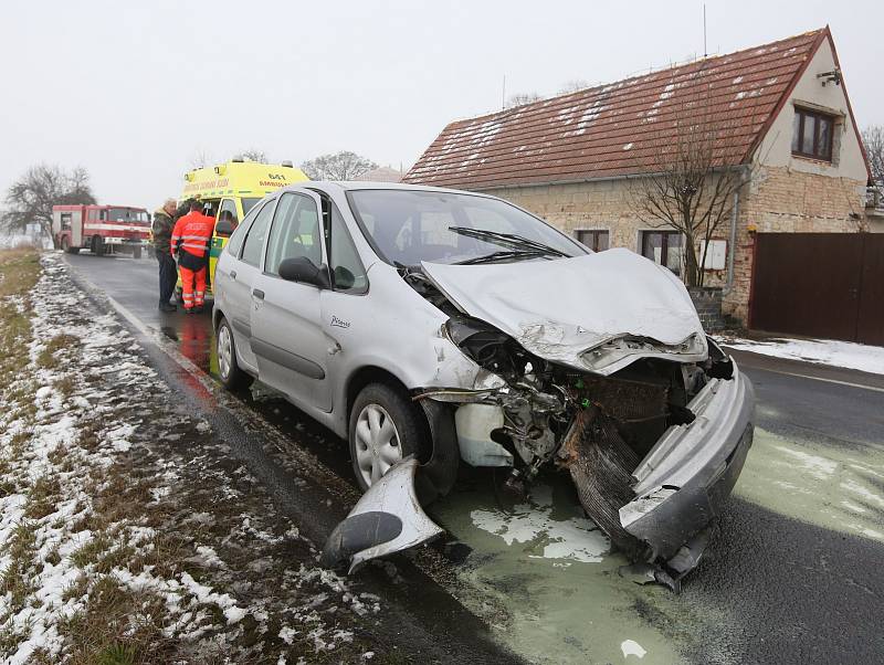 Na silnici mezi Terezínem a Bohušovicemi opět došlo k dopravní nehodě.