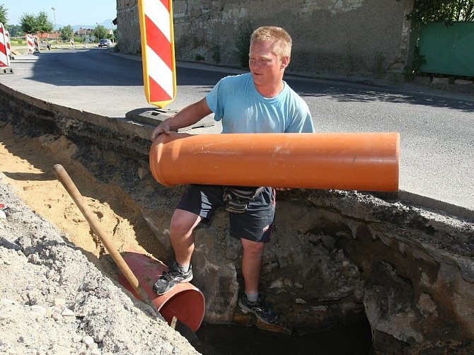 Výstavba kanalizace - ilustrační foto.