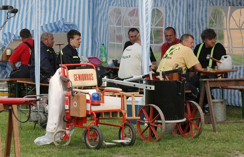 Do Litoměřic se již sjíždějí hasiči z celé republiky