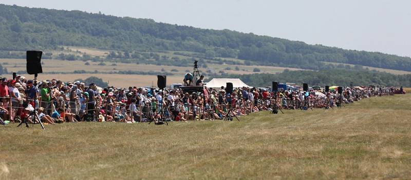 Sobotní program 14. ročníku Memorial Air Show v Roudnici nad Labem.