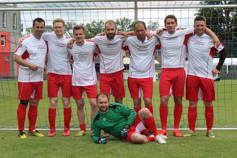 Zaměstnanecká liga Deníku: čtvrtý semifinalový turnaj druhého ročníku hostil sportovní areál Pod Lipou v Roudnici nad Labem.