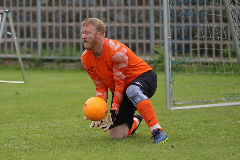 Zaměstnanecká liga Deníku: čtvrtý semifinalový turnaj druhého ročníku hostil sportovní areál Pod Lipou v Roudnici nad Labem.