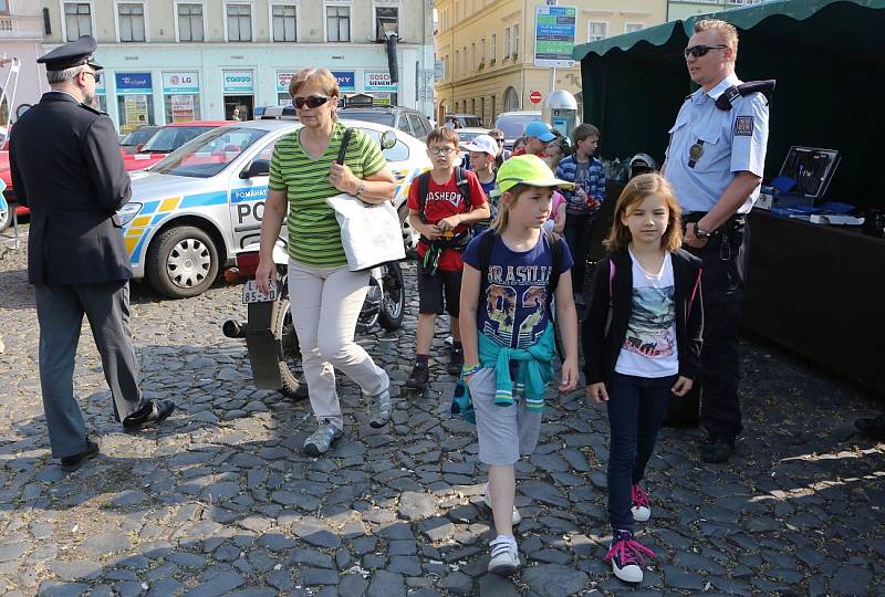 V pátek se na Mírovém náměstí v Litoměřicích konal již 8. ročník „Dne policie a integrovaného záchranného systému“. 