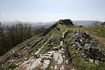 Zřícenina středověkého hradu Kalich u Třebušína na Litoměřicku