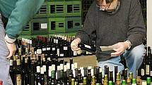 JSOU NA MÍSTĚ. Přihlášená vína do tradiční jarní soutěže a výstavy Vinařské Litoměřice dorazila v uplynulých dnech do Litoměřic.
