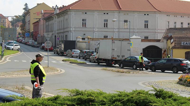 Řidiče čekají při cestě do Litoměřic kvůli veletrhu Zahrada Čech tradiční dopravní komplikace