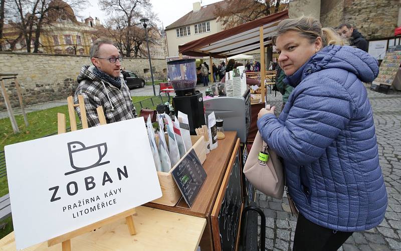 V Litoměřické městské  tržnici proběhly další farmářské trhy včetně zabijačkových hodů hodů.