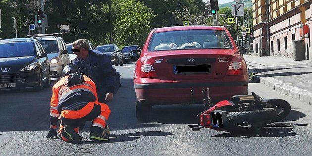 Nehoda v ulici Na Valech