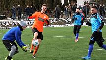 Fotbalisté Štětí (v modrém) zvítězili v zimní přípravě v Roudnici 3:0. Foto: Deník/Ladislav Pokorný