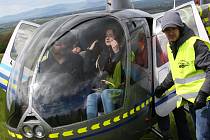 Na Řipské pouti se můžete proletět i vrtulníkem. Archivní foto