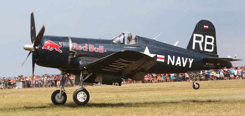 Letecký den Memorial Air Show 2019 v Roudnici nabídl také v neděli pestrý program