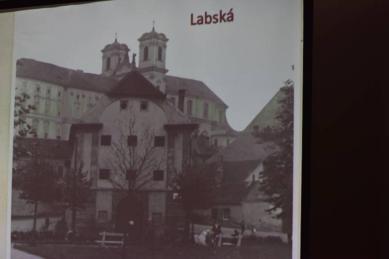 Jedna z barokních budov v Litoměřicích, která padla nové dráze v 50. letech minulého století.