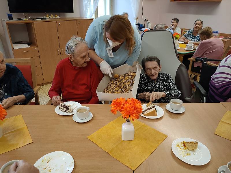 Oslava narozenin v Domově důchodců Čížkovice