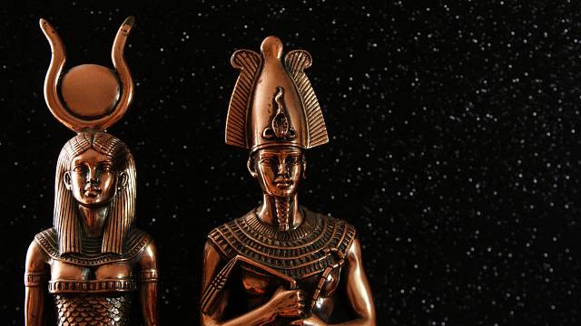 Ukázalo se, že Tutanchamon byl pohřben s jeho dvěma dcerami