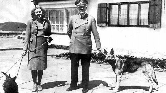 Hitler byl známý milovník zvířat.
