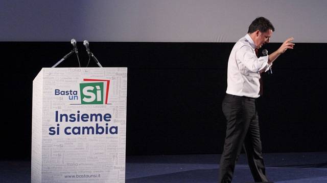 Italský premiér Matteo Renzi možná po referendu odejde z politické scény. 